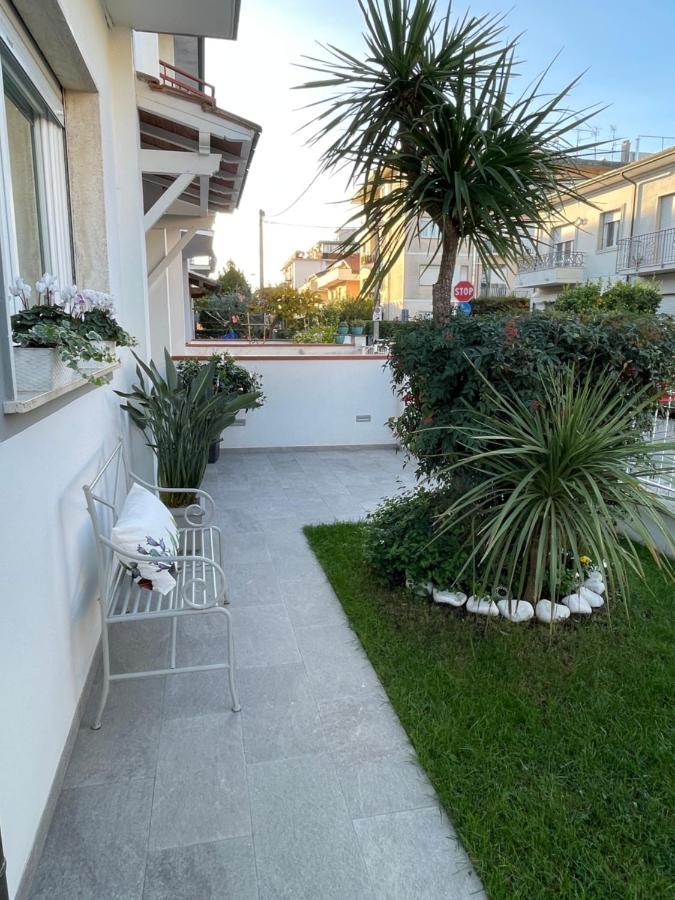 Casa Lia 47 Apartment Viareggio Luaran gambar